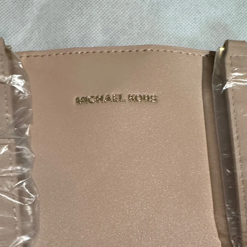 New New Michael Kors Light Pink Logo Tote Front Pocket Dust Bag Faux Leather